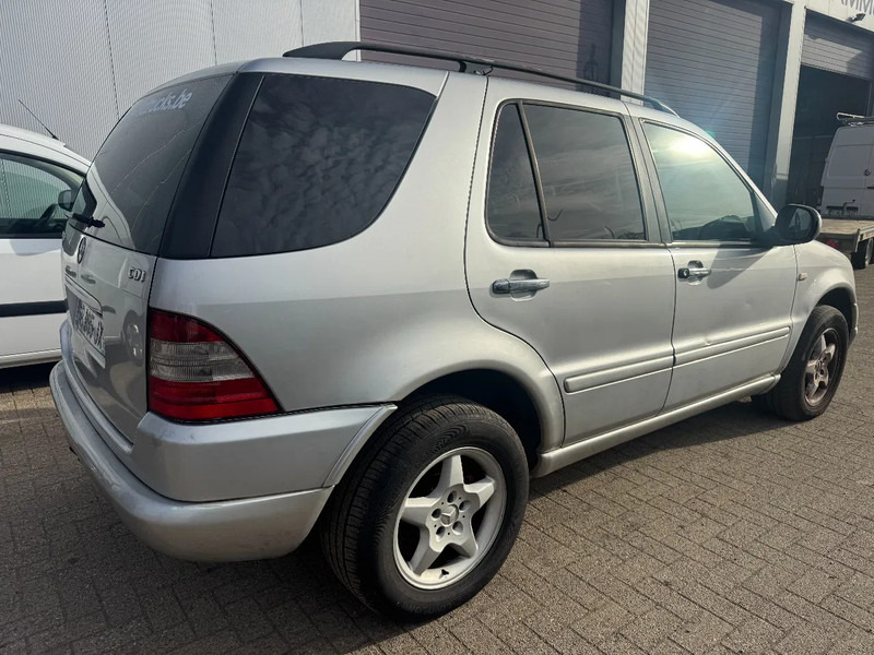 Mercedes-Benz M-Klasse ML **270CDI-AIRCO-FRENCH CAR** - Внедорожник: фото 4 Mercedes-Benz M-Klasse ML **270CDI-AIRCO-FRENCH CAR** - Внедорожник: фото 4