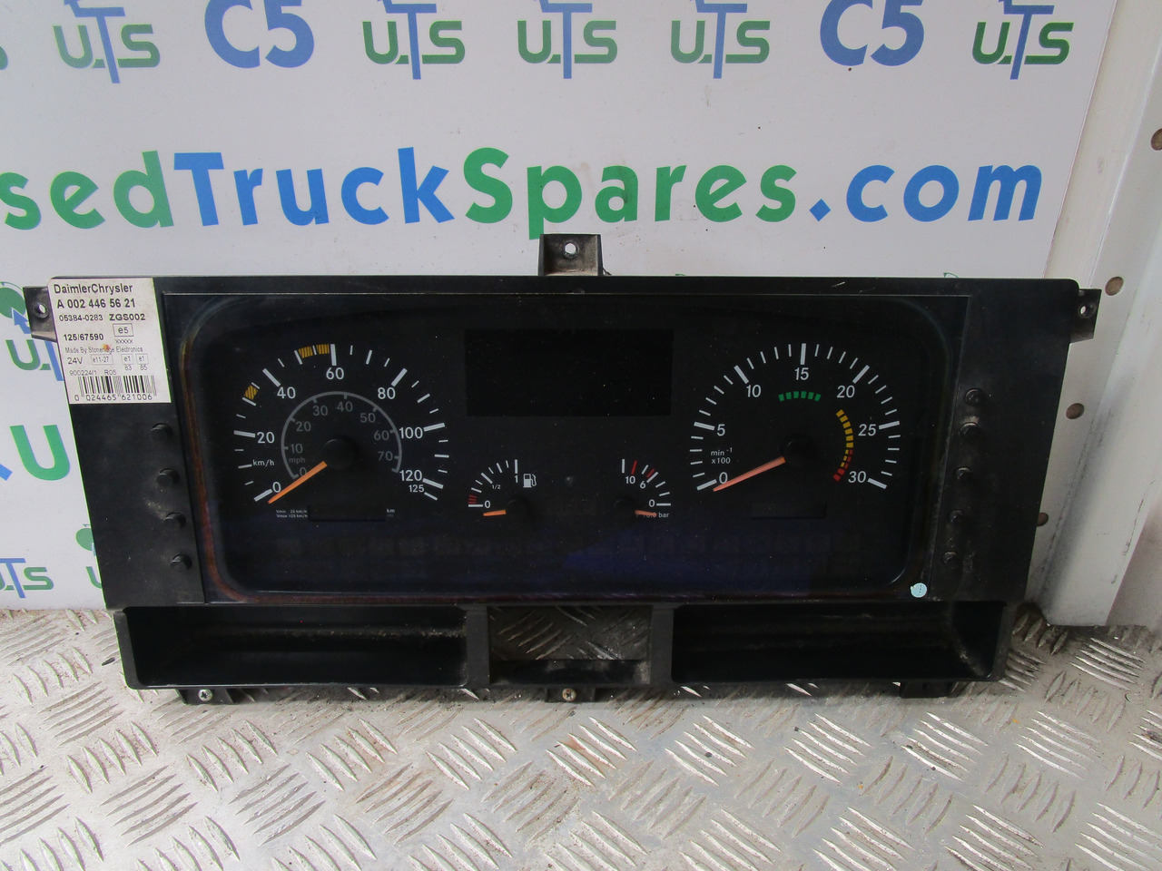 MERCEDES AXOR / ECONIC CLOCK CLUSTER P/NO A0024465621 - Электрическая система для Грузовиков: фото 1 MERCEDES AXOR / ECONIC CLOCK CLUSTER P/NO A0024465621 - Электрическая система для Грузовиков: фото 1