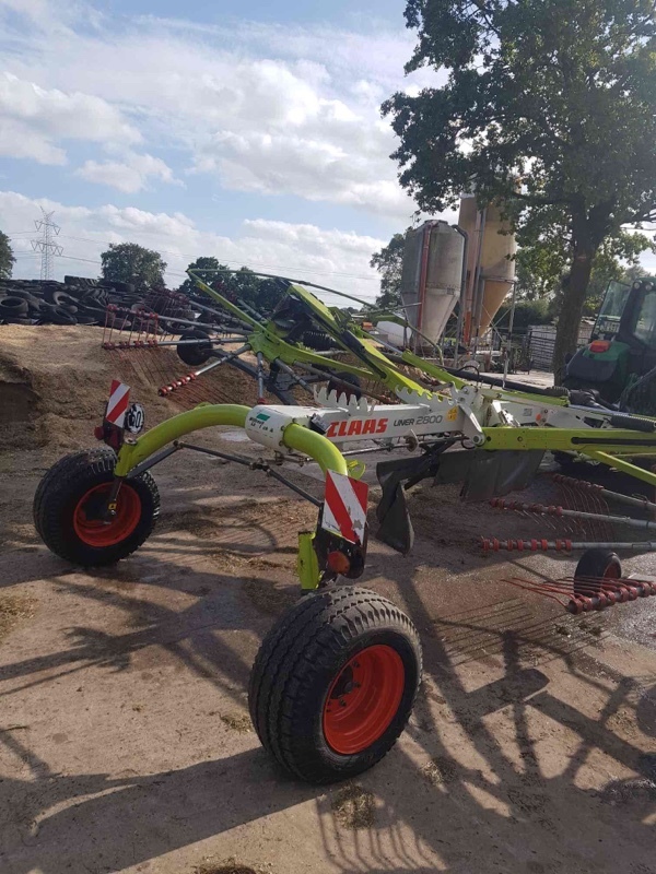 CLAAS Liner 2800 - Сеноворошилка: фото 4 CLAAS Liner 2800 - Сеноворошилка: фото 4