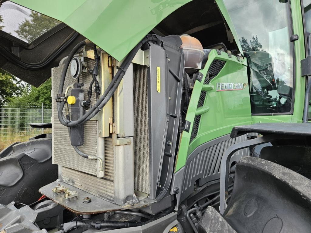 Fendt 824 Vario ProfiPlus - Трактор: фото 4 Fendt 824 Vario ProfiPlus - Трактор: фото 4