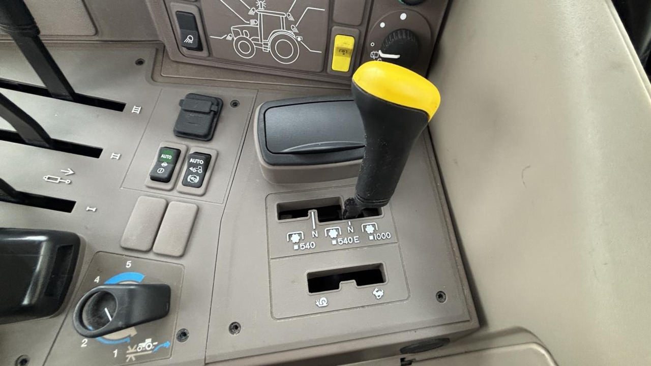 John Deere 6120M 4298L - Коммунальный трактор: фото 4 John Deere 6120M 4298L - Коммунальный трактор: фото 4