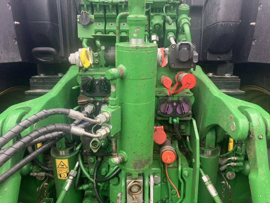 Трактор John Deere 6250R: фото 17