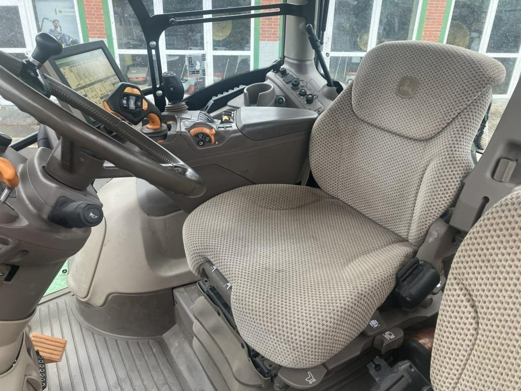 Трактор John Deere 6250R: фото 14