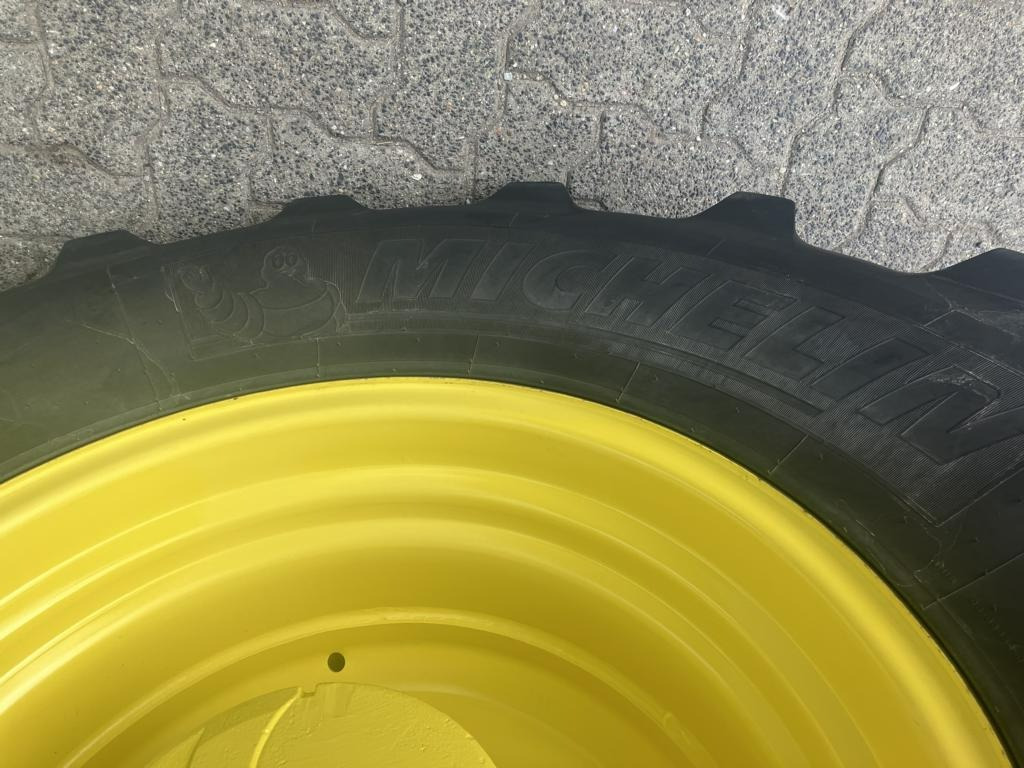 John Deere 6R185 - Трактор: фото 4 John Deere 6R185 - Трактор: фото 4