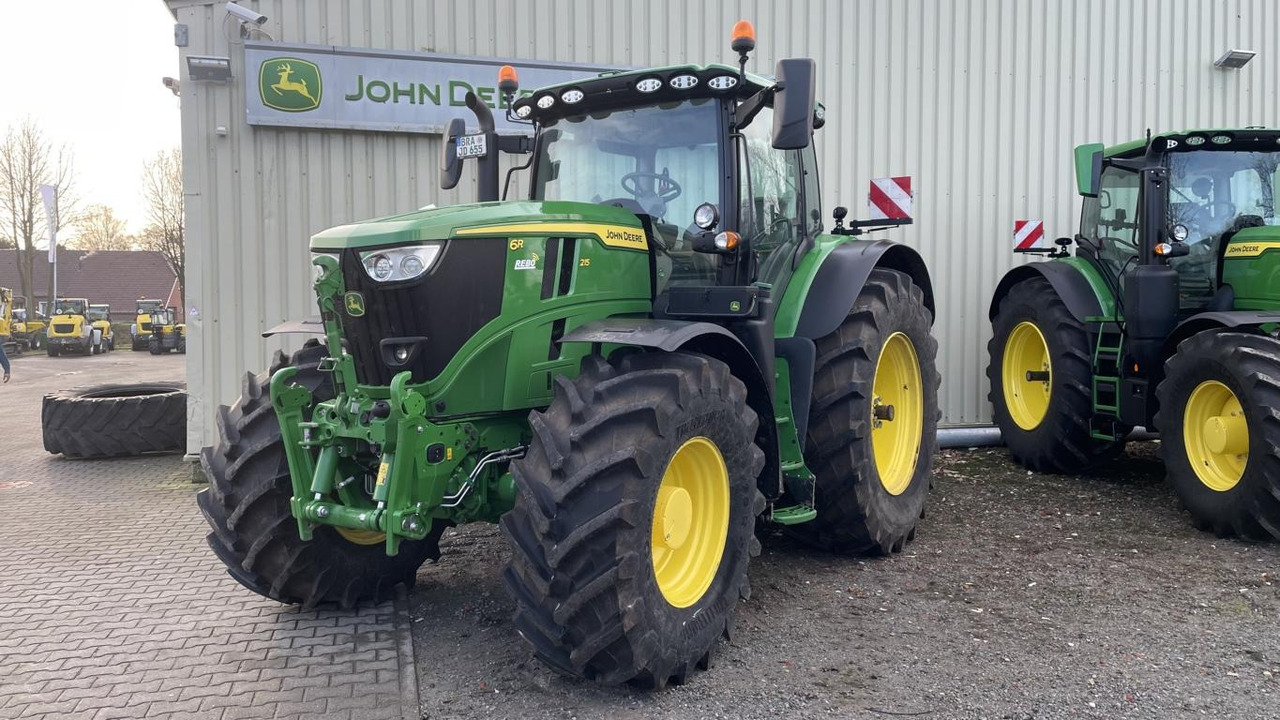 John Deere 6R215 - Трактор: фото 1 John Deere 6R215 - Трактор: фото 1