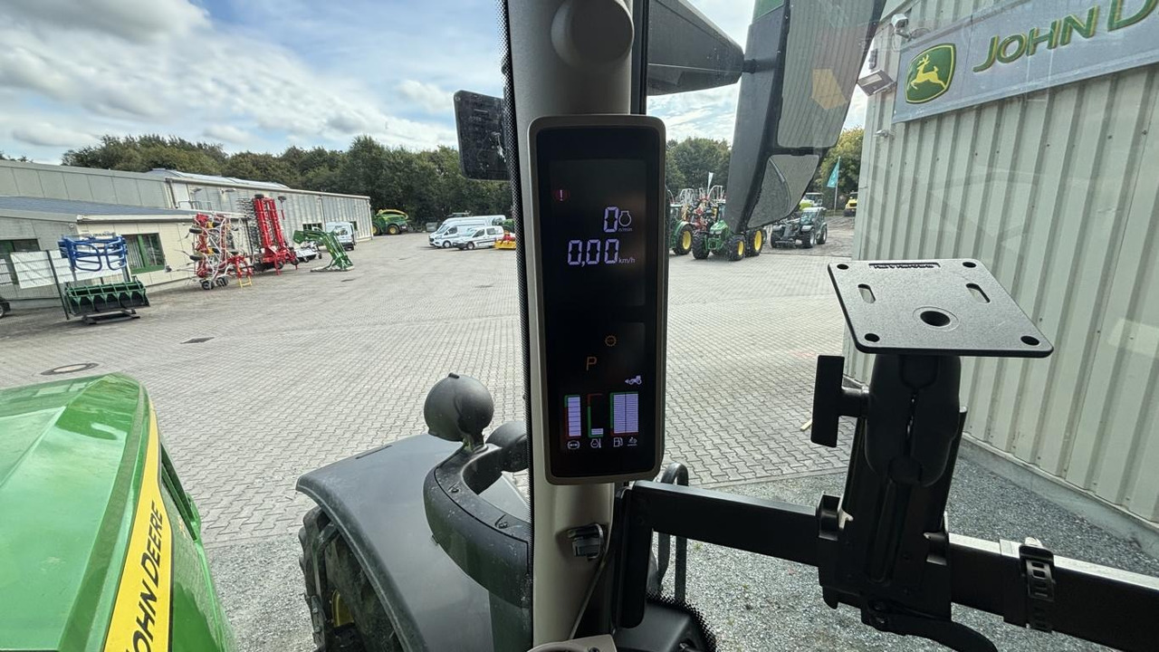 John Deere 6R215 в лизинг John Deere 6R215: фото 9 John Deere 6R215 в лизинг John Deere 6R215: фото 9