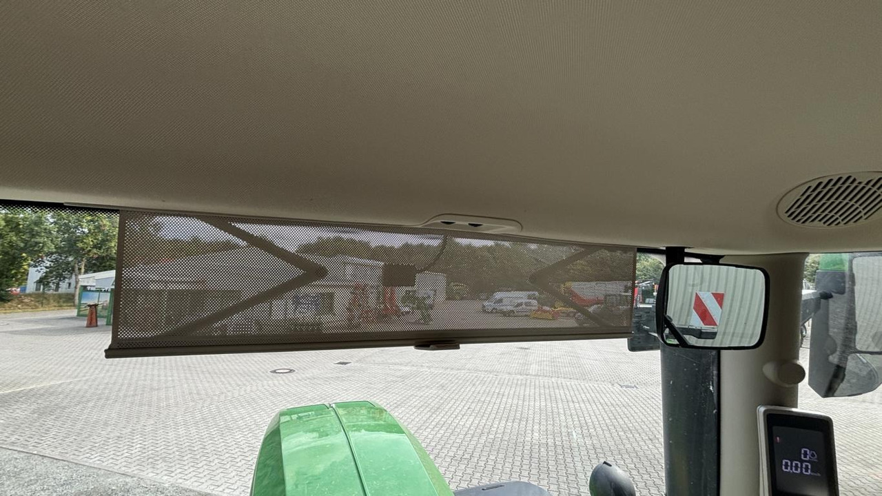 John Deere 6R215 - Трактор: фото 5 John Deere 6R215 - Трактор: фото 5