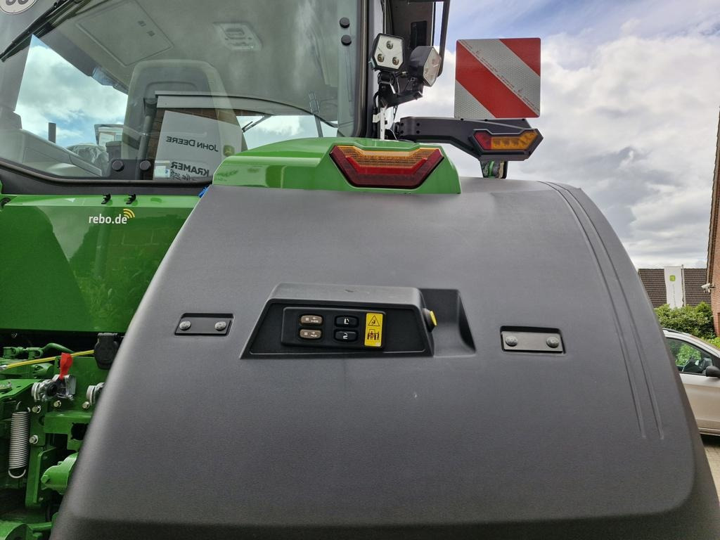 John Deere TRAKTOR 7R330 - Трактор: фото 3 John Deere TRAKTOR 7R330 - Трактор: фото 3