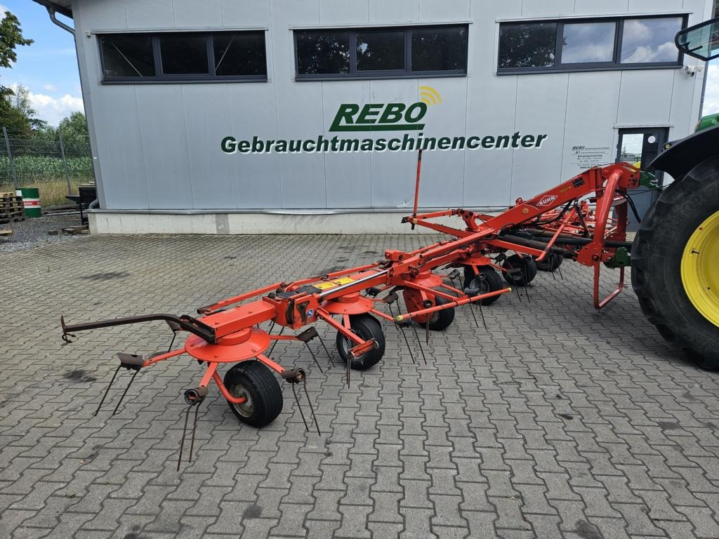 Сеноворошилка Kuhn GF 8702: фото 11 Сеноворошилка Kuhn GF 8702: фото 11