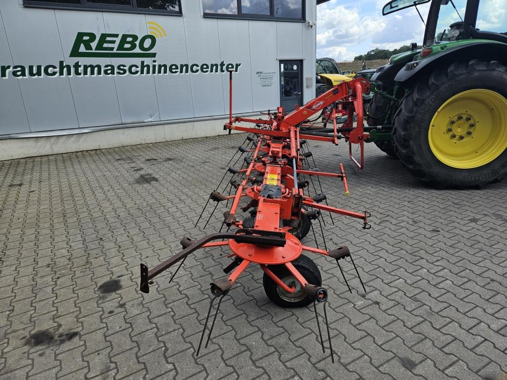 Сеноворошилка Kuhn GF 8702: фото 10 Сеноворошилка Kuhn GF 8702: фото 10