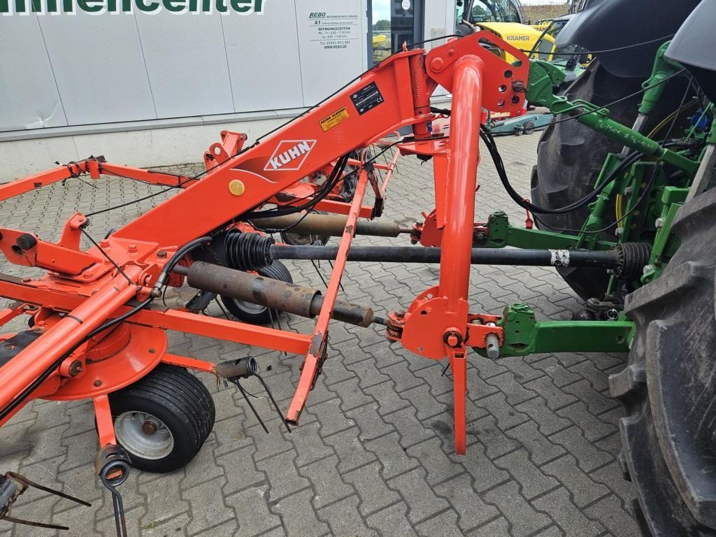 Сеноворошилка Kuhn GF 8702: фото 12 Сеноворошилка Kuhn GF 8702: фото 12