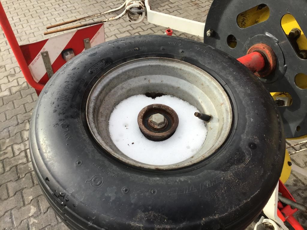 Pöttinger HIT 910 NZ - Сеноворошилка: фото 4 Pöttinger HIT 910 NZ - Сеноворошилка: фото 4