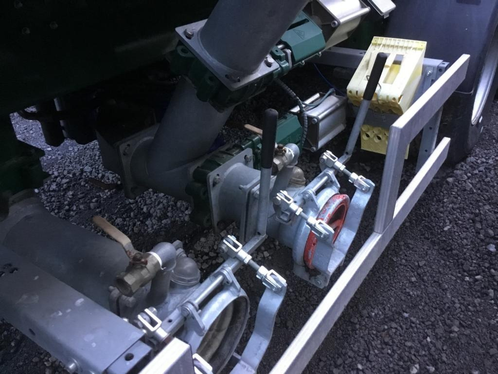 Rhinox GÜLLEZUBRINGER LKW AUFLIEGER - Техника для внесения удобрений: фото 4 Rhinox GÜLLEZUBRINGER LKW AUFLIEGER - Техника для внесения удобрений: фото 4