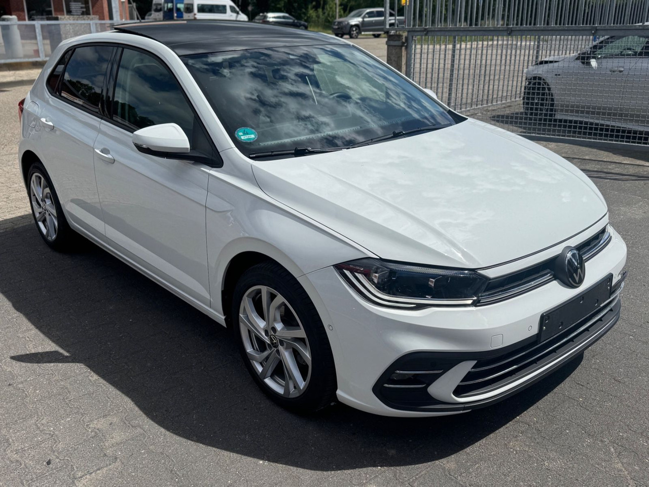 Volkswagen Polo Style 1.0 TSI DSG Pano / AHK / CAMERA - Легковой автомобиль: фото 4 Volkswagen Polo Style 1.0 TSI DSG Pano / AHK / CAMERA - Легковой автомобиль: фото 4