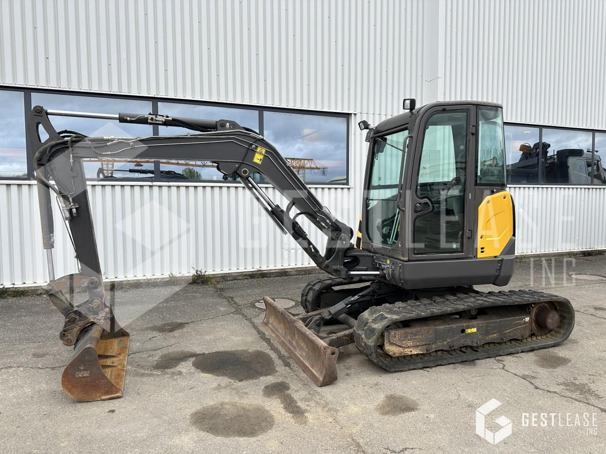 Volvo ECR50D - Мини-экскаватор: фото 1 Volvo ECR50D - Мини-экскаватор: фото 1