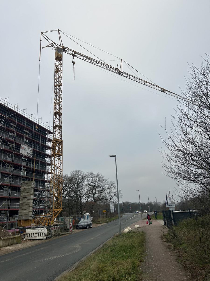 Liebherr 71k Baukran Turmdrehkran 71 K / Baujahr 2003 gebraucht - Башенный кран: фото 1 Liebherr 71k Baukran Turmdrehkran 71 K / Baujahr 2003 gebraucht - Башенный кран: фото 1