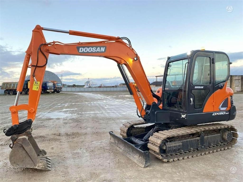 Doosan DX 60 C - Мини-экскаватор: фото 1 Doosan DX 60 C - Мини-экскаватор: фото 1