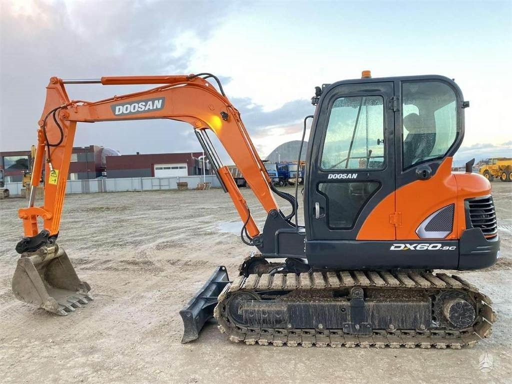 Doosan DX 60 C - Мини-экскаватор: фото 2 Doosan DX 60 C - Мини-экскаватор: фото 2
