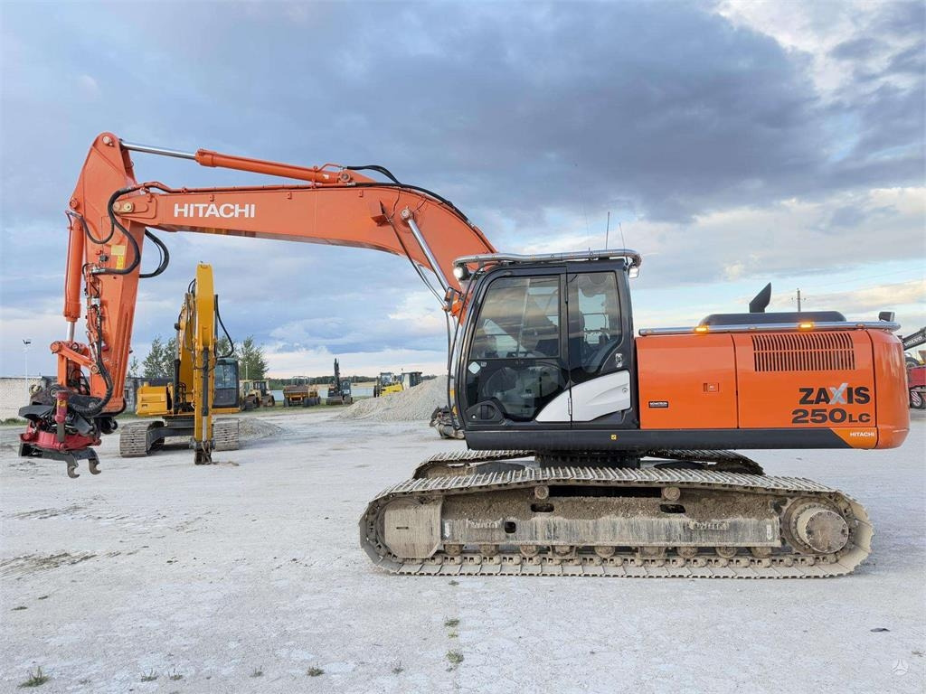 Hitachi ZX 250 LC-5B ROTOTILT TOP COND - Гусеничный экскаватор: фото 2 Hitachi ZX 250 LC-5B ROTOTILT TOP COND - Гусеничный экскаватор: фото 2