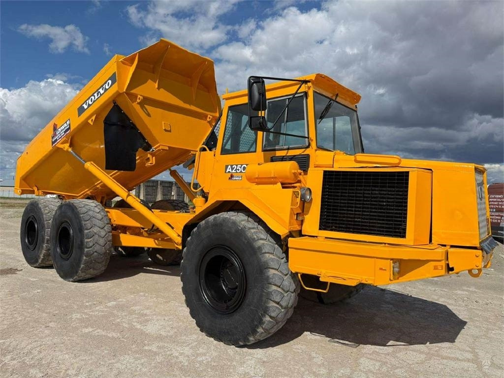 Volvo A25C - Сочленённый самосвал: фото 1 Volvo A25C - Сочленённый самосвал: фото 1
