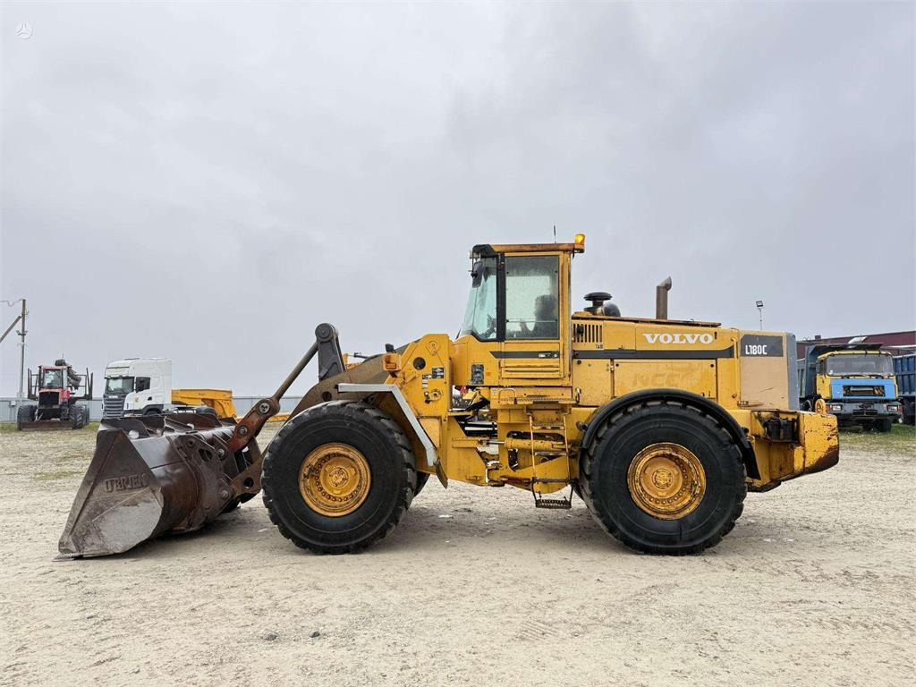 Volvo L180C quick coupler - Колёсный погрузчик: фото 2 Volvo L180C quick coupler - Колёсный погрузчик: фото 2