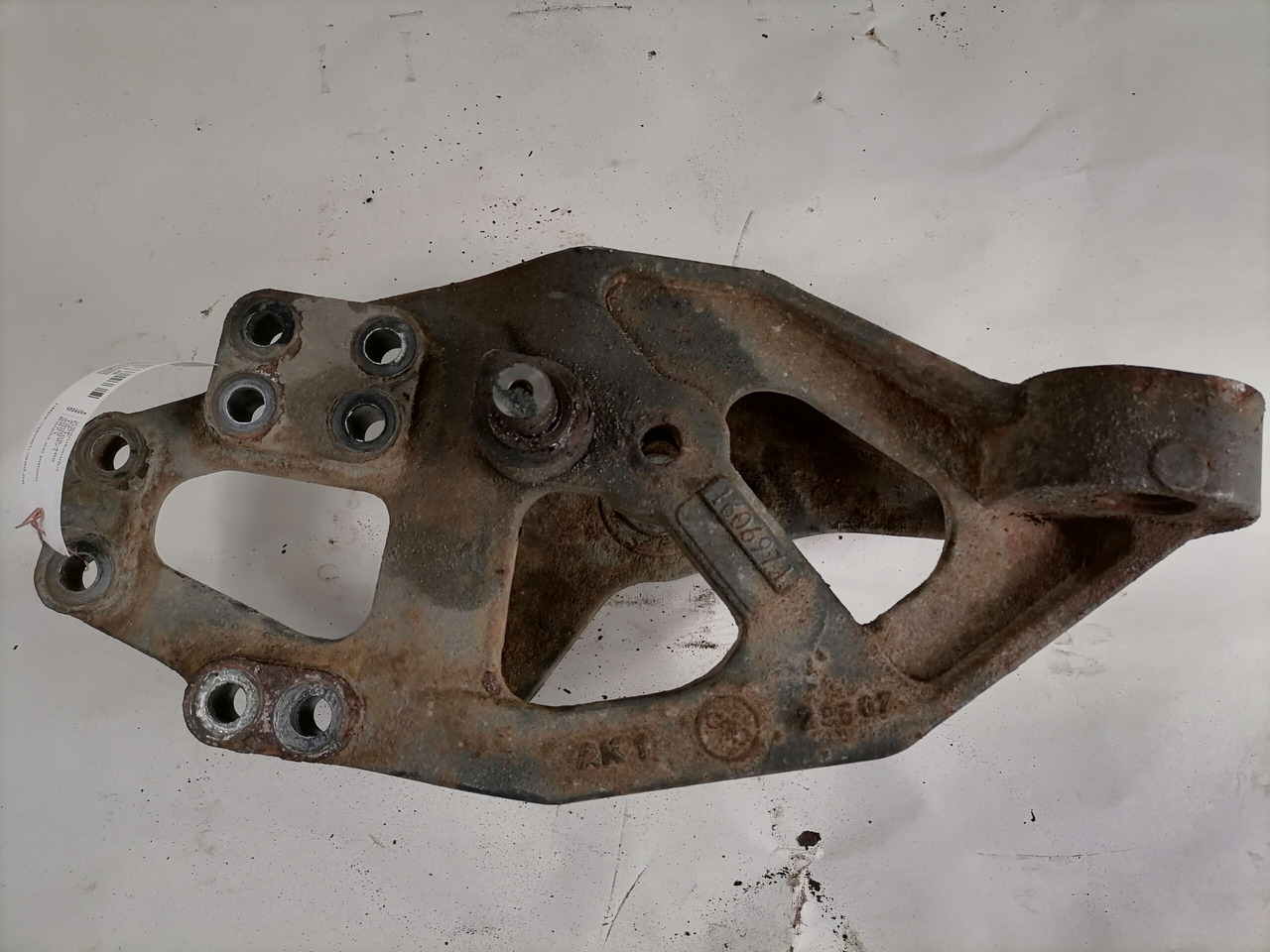 DAF Leaf spring bracket 1606971 - Подвеска для Грузовиков: фото 2 DAF Leaf spring bracket 1606971 - Подвеска для Грузовиков: фото 2