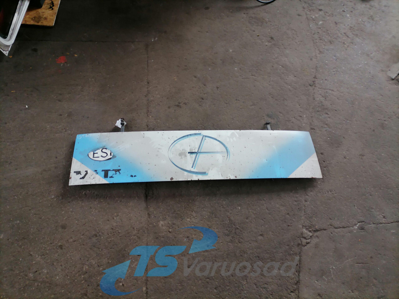 Grille panel 8191220 - Решётка радиатора для Грузовиков: фото 1 Grille panel 8191220 - Решётка радиатора для Грузовиков: фото 1