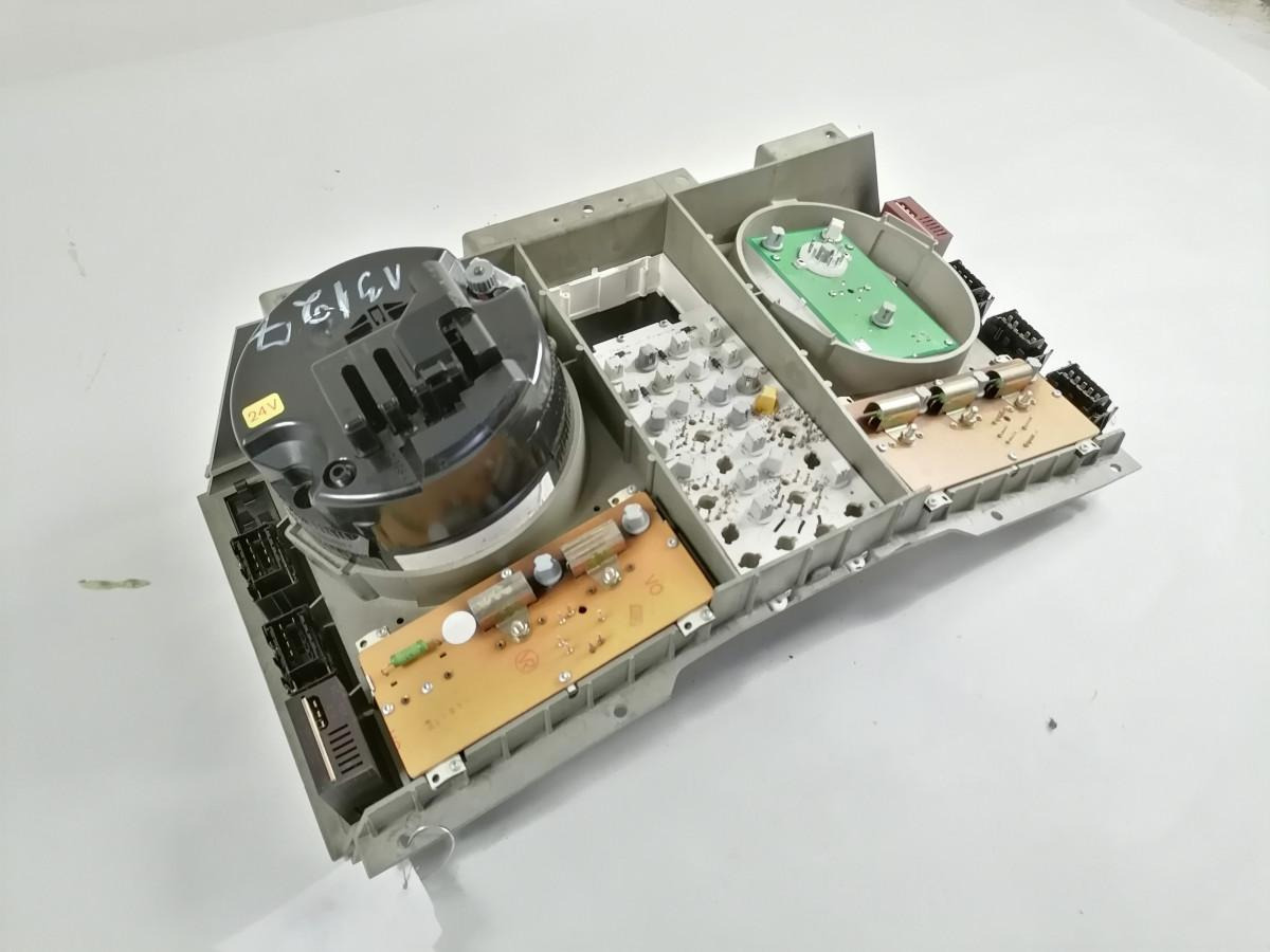 MAN Dashboard 81272026080 - Приборная панель для Грузовиков: фото 3 MAN Dashboard 81272026080 - Приборная панель для Грузовиков: фото 3