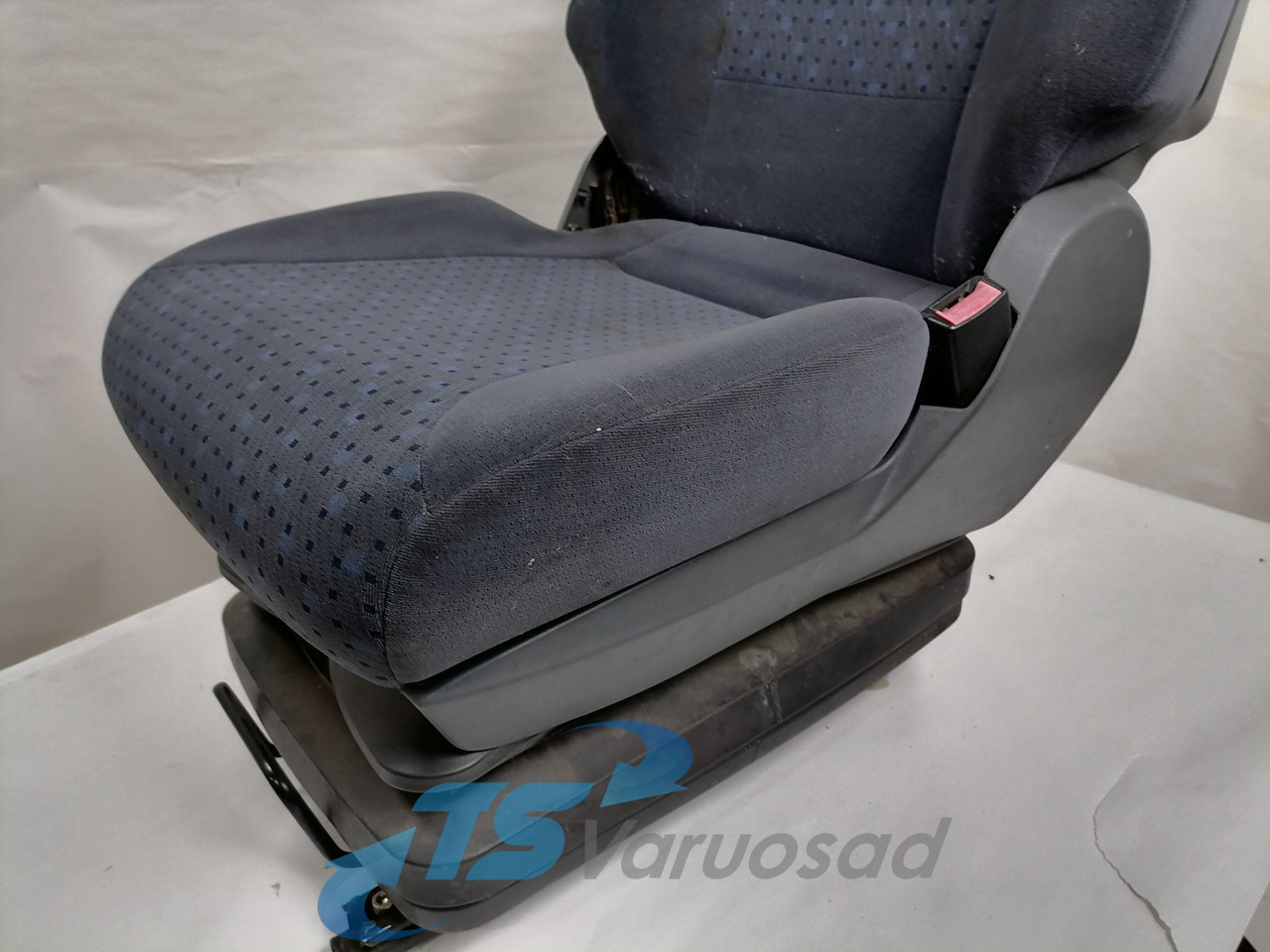 MAN Passenger seat 81623076150 - Сиденье для Грузовиков: фото 4 MAN Passenger seat 81623076150 - Сиденье для Грузовиков: фото 4