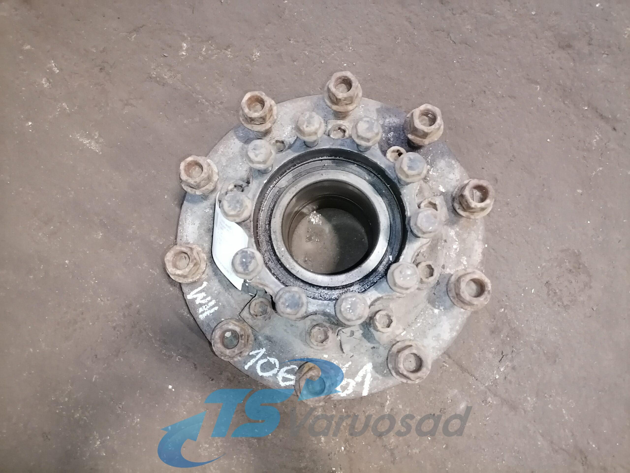 MAN Rear axel hub 81357010155 - Ступица для Грузовиков: фото 3 MAN Rear axel hub 81357010155 - Ступица для Грузовиков: фото 3