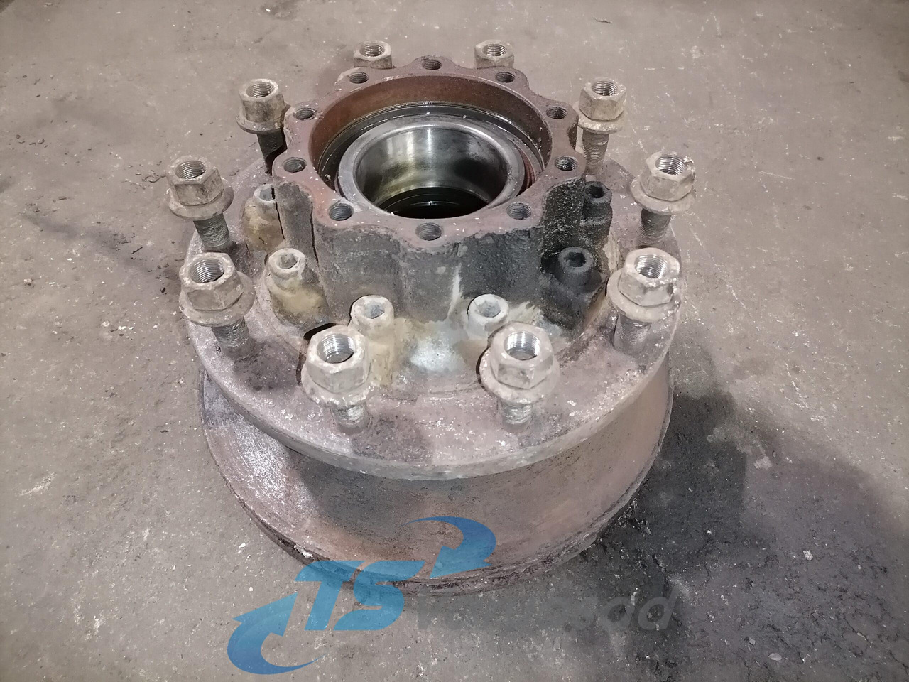 MAN Rear axel hub 81357010155 - Ступица для Грузовиков: фото 1 MAN Rear axel hub 81357010155 - Ступица для Грузовиков: фото 1