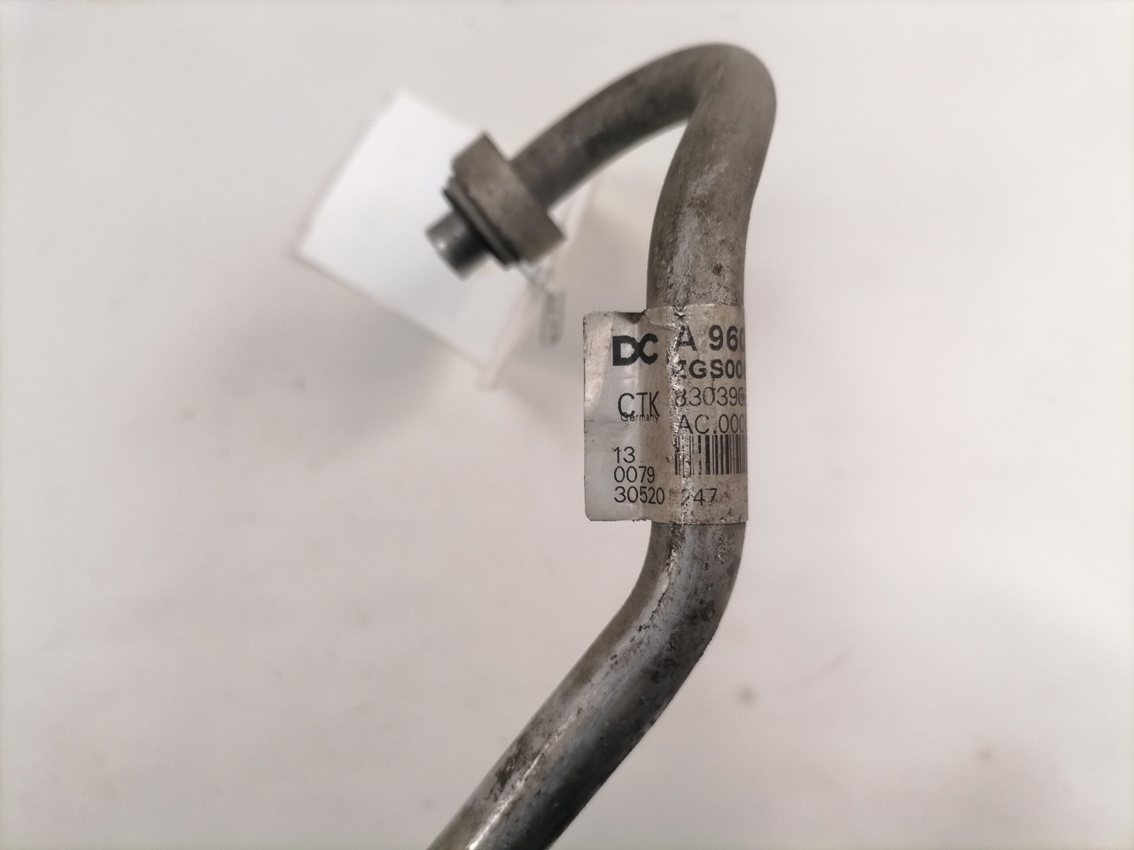 Mercedes-Benz A/C pipe A9608308817 - Отопление/ Вентиляция для Грузовиков: фото 4 Mercedes-Benz A/C pipe A9608308817 - Отопление/ Вентиляция для Грузовиков: фото 4