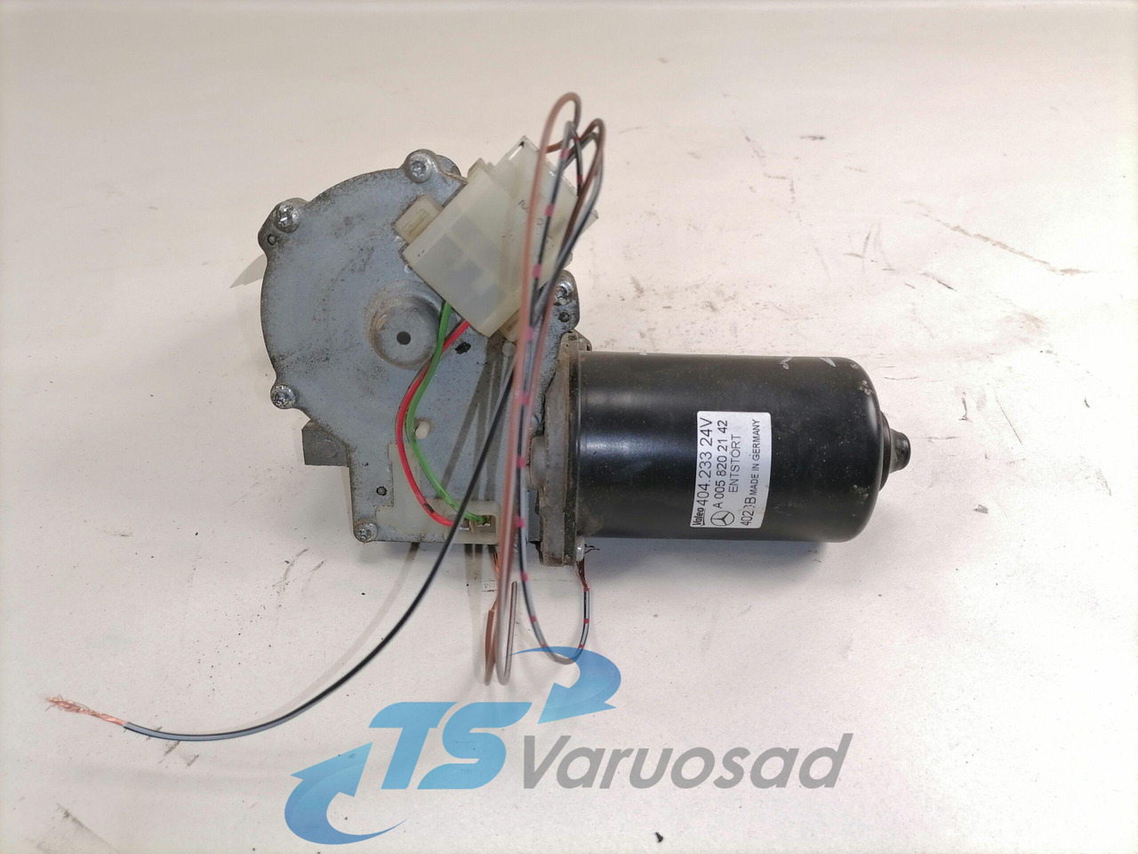 Mercedes-Benz Kojamehe mootor A0058202142 - Щетка стеклоочистителя для Грузовиков: фото 2 Mercedes-Benz Kojamehe mootor A0058202142 - Щетка стеклоочистителя для Грузовиков: фото 2
