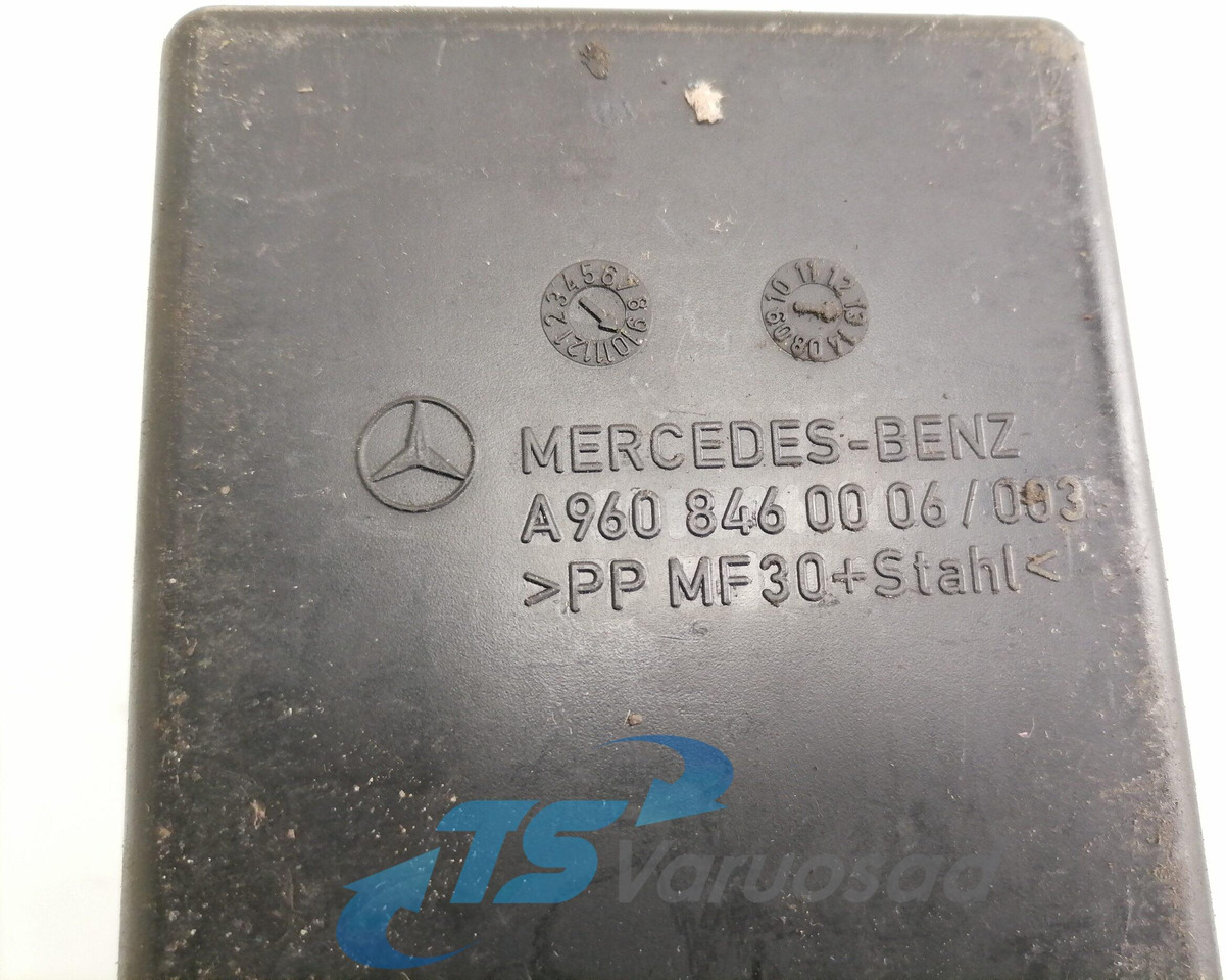 Mercedes-Benz Salongi plastik A9608460006 - Универсальная запчасть для Грузовиков: фото 4 Mercedes-Benz Salongi plastik A9608460006 - Универсальная запчасть для Грузовиков: фото 4