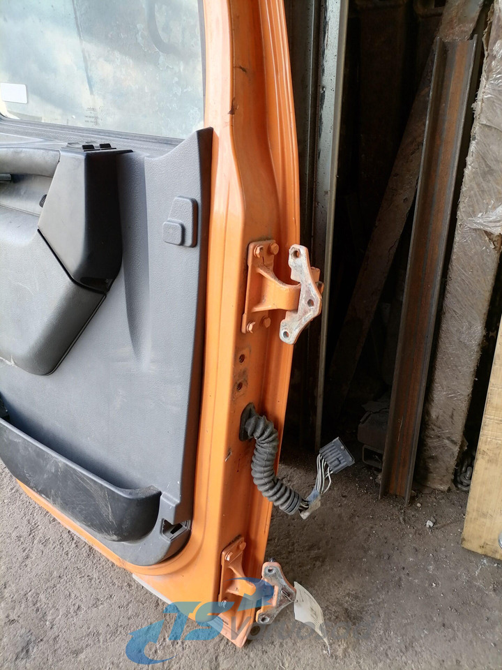 Renault Uks, vasak 5600464823 - Дверь и запчасти для Грузовиков: фото 2 Renault Uks, vasak 5600464823 - Дверь и запчасти для Грузовиков: фото 2