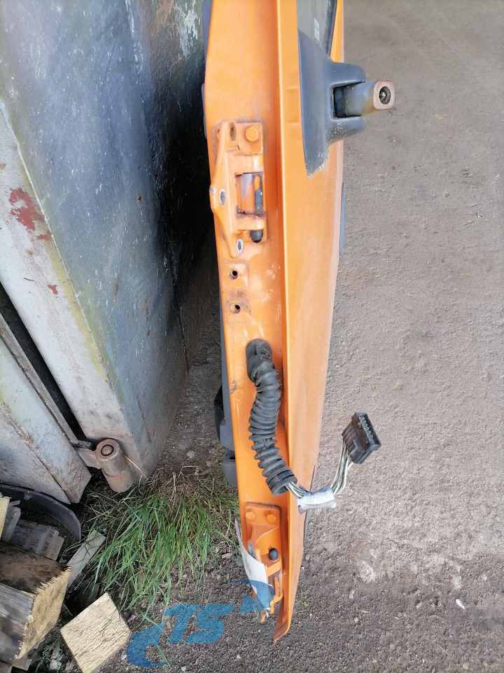 Renault Uks, vasak 5600464823 - Дверь и запчасти для Грузовиков: фото 5 Renault Uks, vasak 5600464823 - Дверь и запчасти для Грузовиков: фото 5