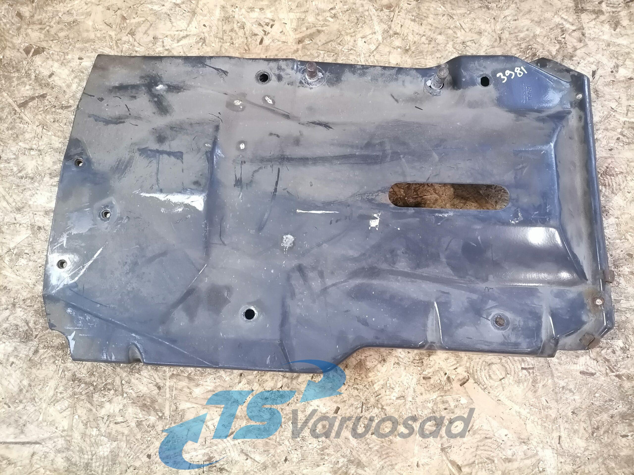 Scania Air filter housing carrier 1741549 - Система впуска для Грузовиков: фото 2 Scania Air filter housing carrier 1741549 - Система впуска для Грузовиков: фото 2