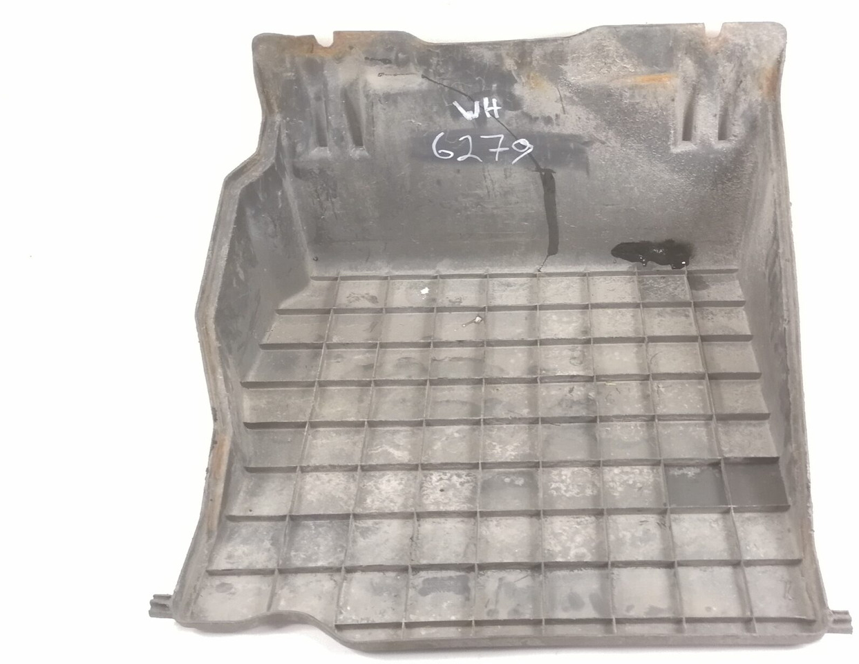Scania Battery cover 1362693 - Аккумулятор для Грузовиков: фото 2 Scania Battery cover 1362693 - Аккумулятор для Грузовиков: фото 2