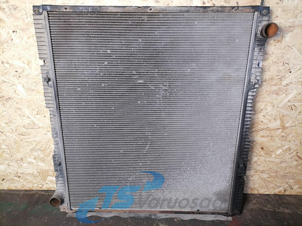 Scania Cooling radiator 1769997 - Радиатор для Грузовиков: фото 1 Scania Cooling radiator 1769997 - Радиатор для Грузовиков: фото 1