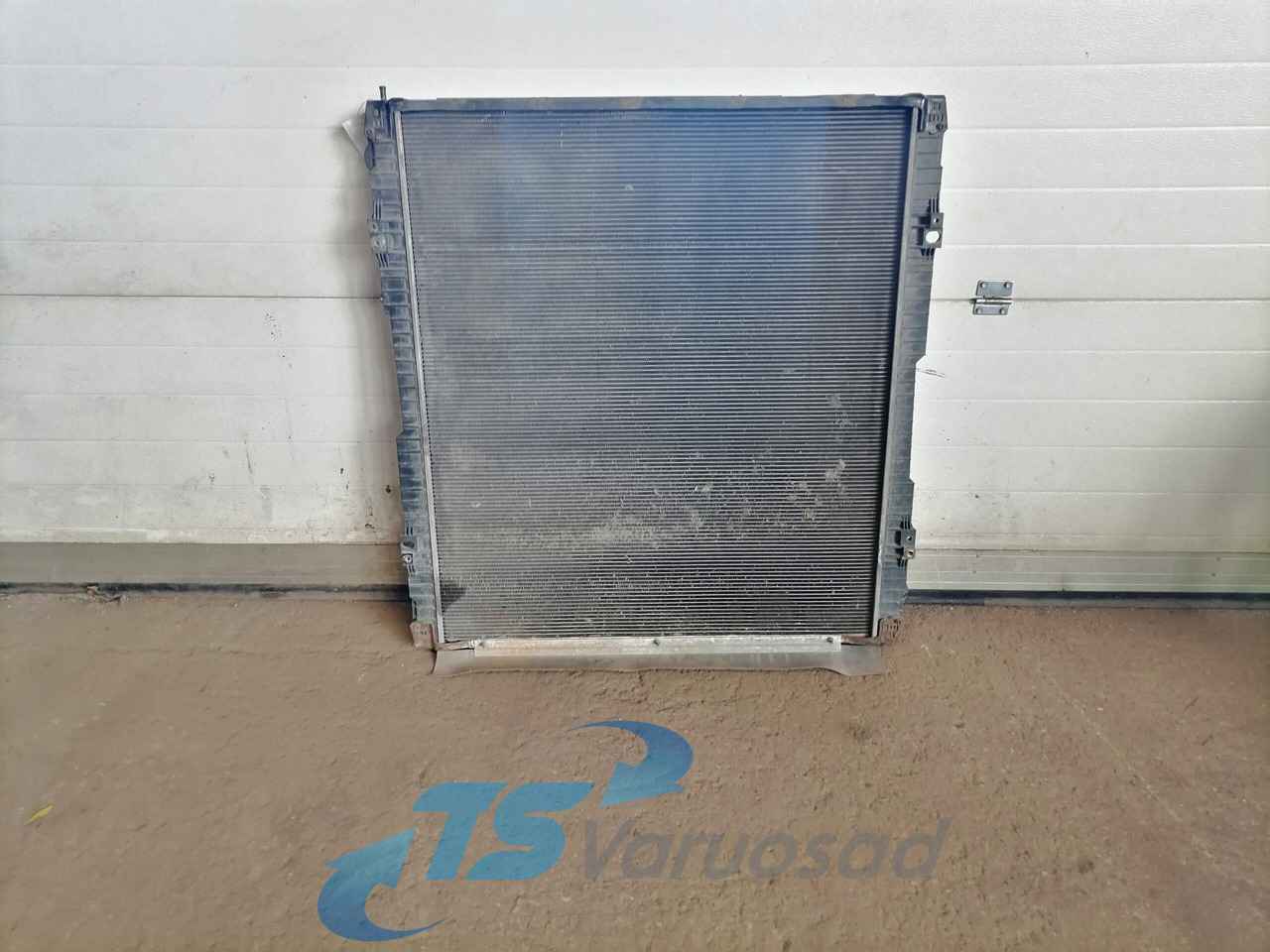 Scania Cooling radiator 1784616 - Радиатор для Грузовиков: фото 2 Scania Cooling radiator 1784616 - Радиатор для Грузовиков: фото 2