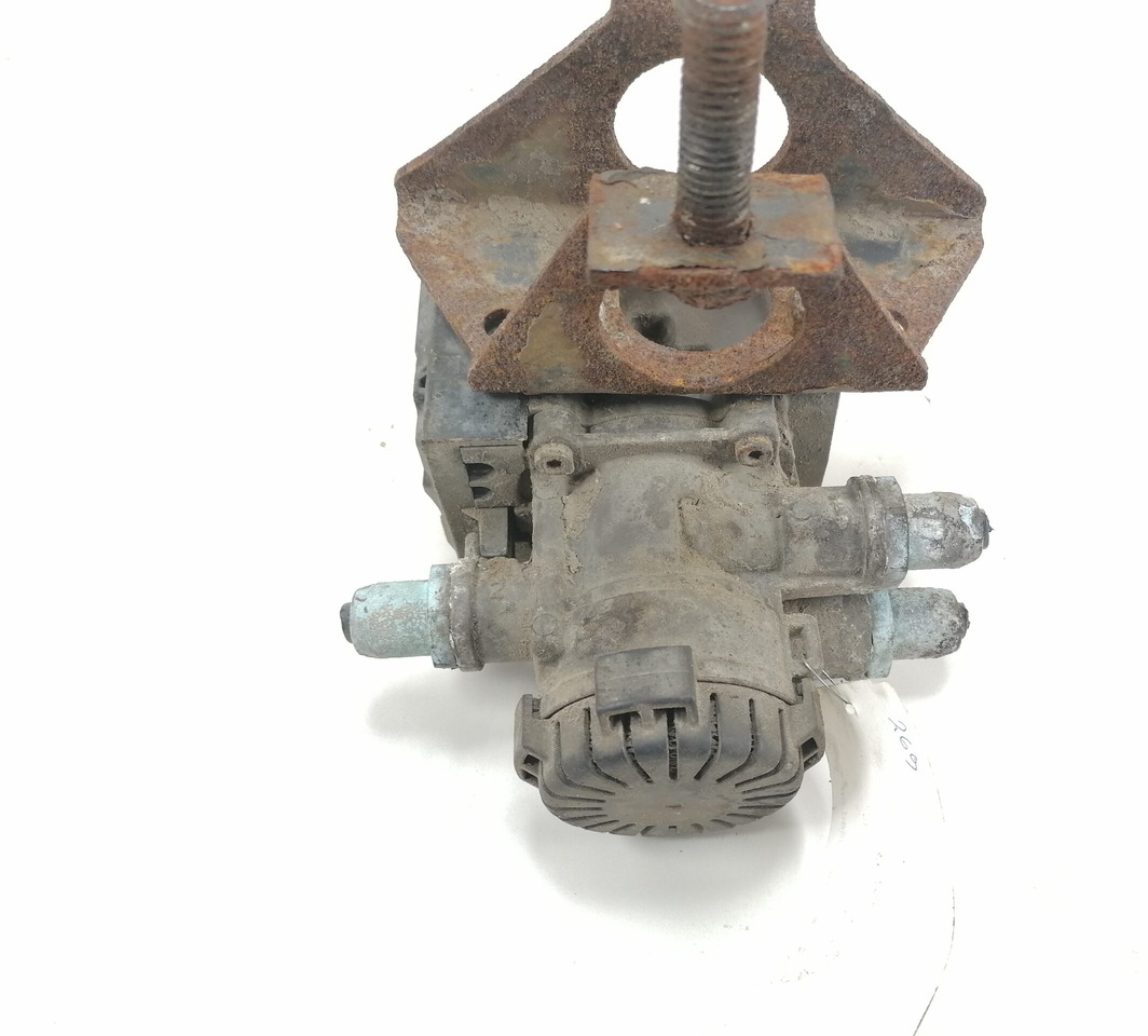 Scania EBS brake valve 1773676 - Тормозной клапан для Грузовиков: фото 3 Scania EBS brake valve 1773676 - Тормозной клапан для Грузовиков: фото 3