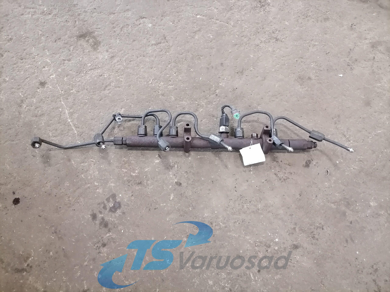 Scania Fuel mainfold 2130085 - Подготовка топлива для Грузовиков: фото 1 Scania Fuel mainfold 2130085 - Подготовка топлива для Грузовиков: фото 1