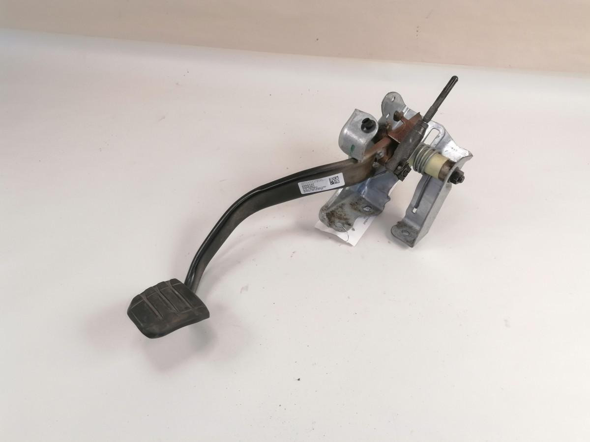 Scania Piduripedaal 2055137 - Подготовка топлива для Грузовиков: фото 2 Scania Piduripedaal 2055137 - Подготовка топлива для Грузовиков: фото 2