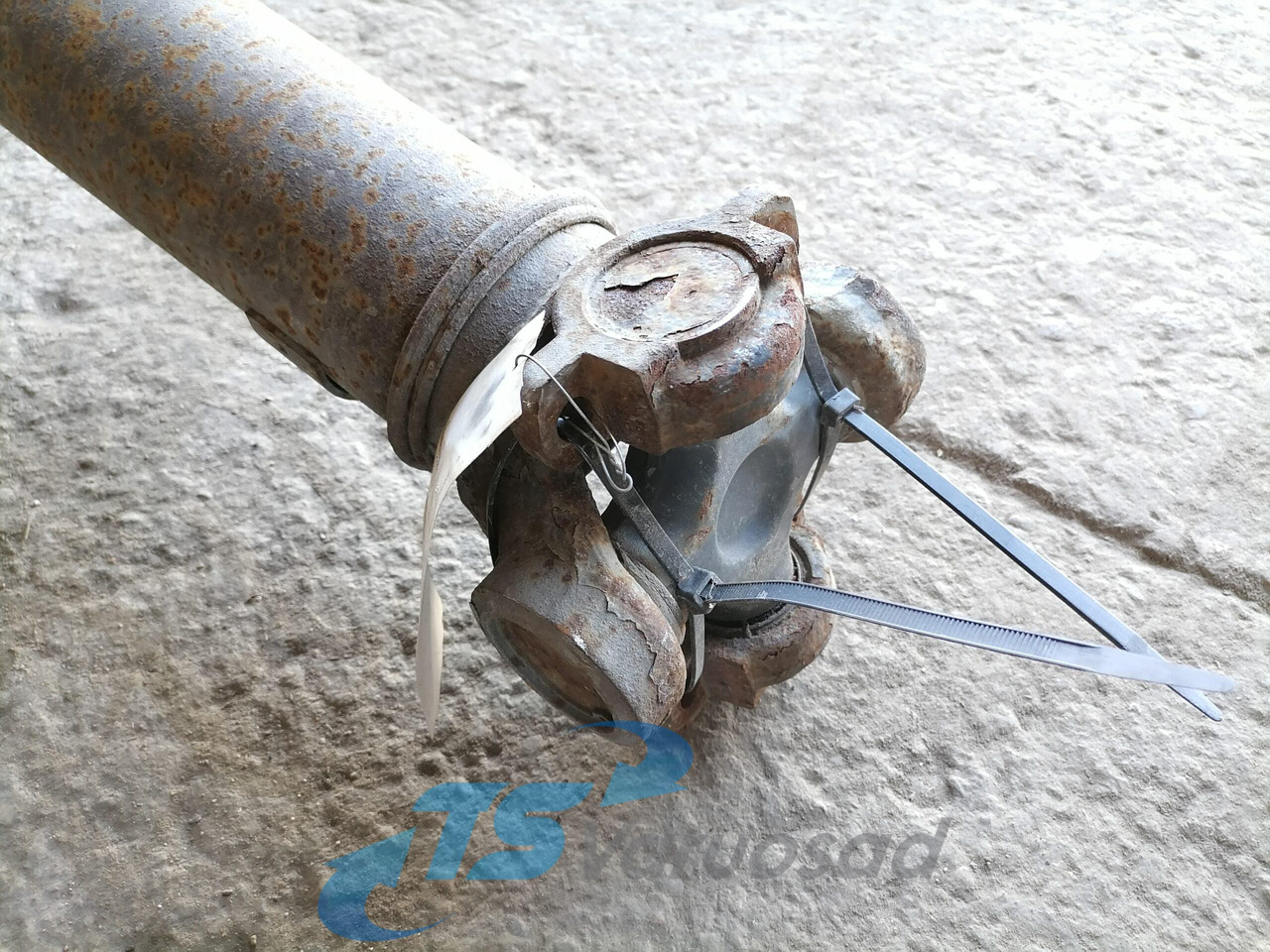 Scania Propeller shaft 1758978 - Карданный вал для Грузовиков: фото 2 Scania Propeller shaft 1758978 - Карданный вал для Грузовиков: фото 2