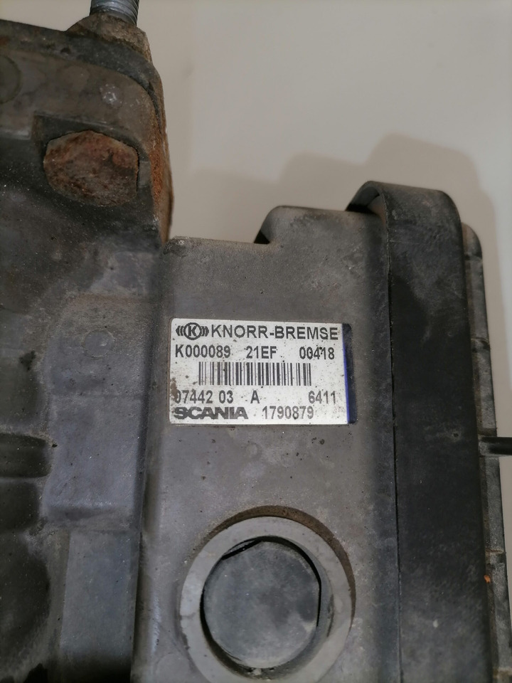 Scania Trailer brake pressure control 1790879 - Тормозной клапан для Грузовиков: фото 2 Scania Trailer brake pressure control 1790879 - Тормозной клапан для Грузовиков: фото 2