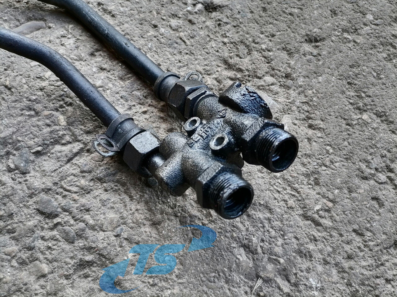 Scania Transmission oil pipe 1736156 - Коробка передач и запчасти для Грузовиков: фото 2 Scania Transmission oil pipe 1736156 - Коробка передач и запчасти для Грузовиков: фото 2