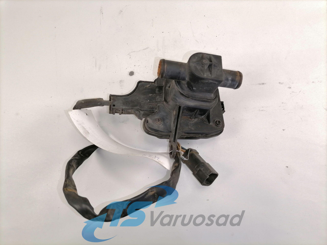 Scania Water valve 1741027 - Отопление/ Вентиляция для Грузовиков: фото 2 Scania Water valve 1741027 - Отопление/ Вентиляция для Грузовиков: фото 2