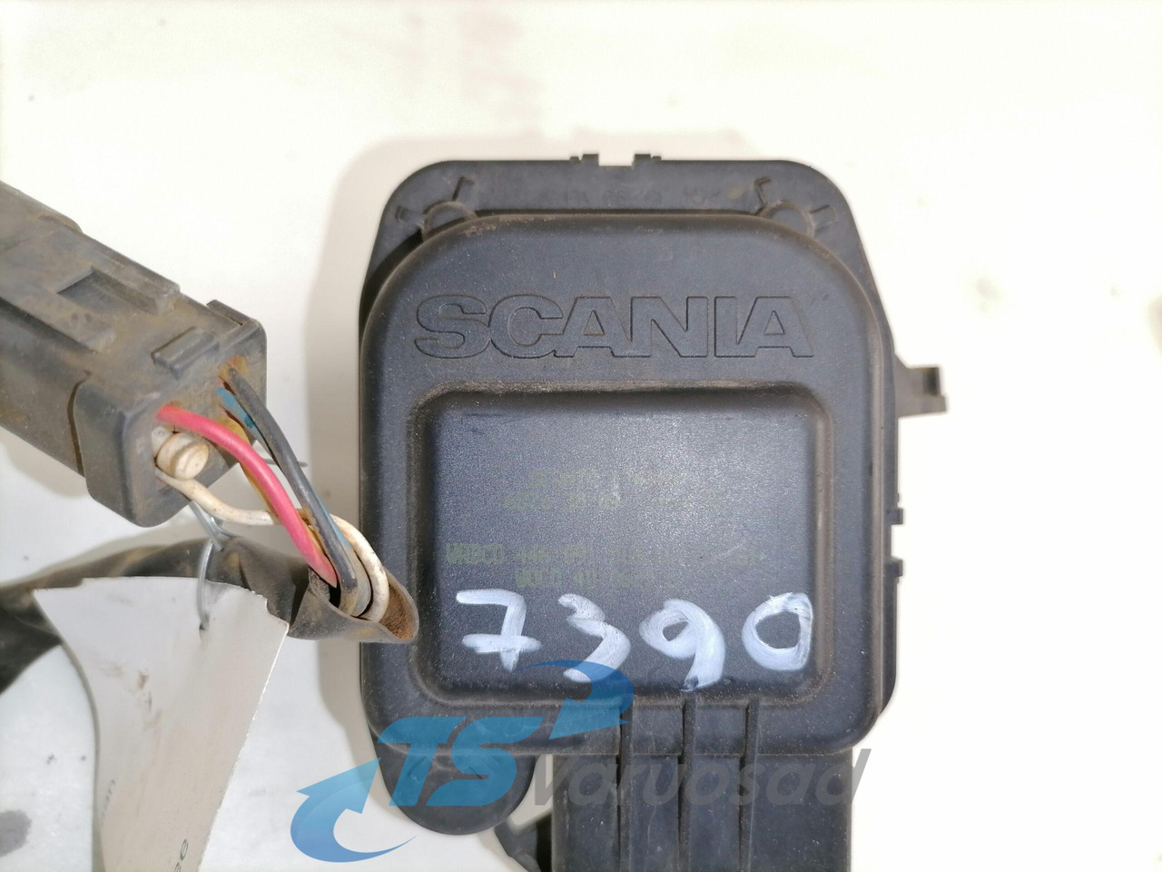 Scania Water valve 1741027 - Отопление/ Вентиляция для Грузовиков: фото 4 Scania Water valve 1741027 - Отопление/ Вентиляция для Грузовиков: фото 4