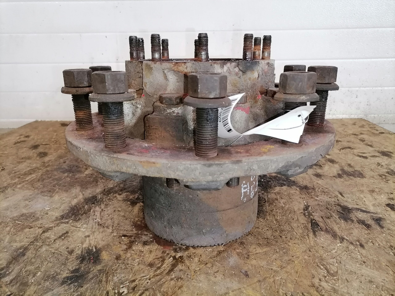 Scania Wheel hub 1382884 - Ступица для Грузовиков: фото 2 Scania Wheel hub 1382884 - Ступица для Грузовиков: фото 2