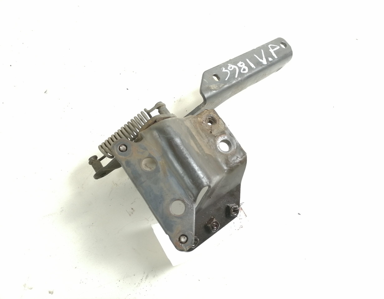 Scania lower grille carrier hinge 1785546 - Решётка радиатора для Грузовиков: фото 2 Scania lower grille carrier hinge 1785546 - Решётка радиатора для Грузовиков: фото 2